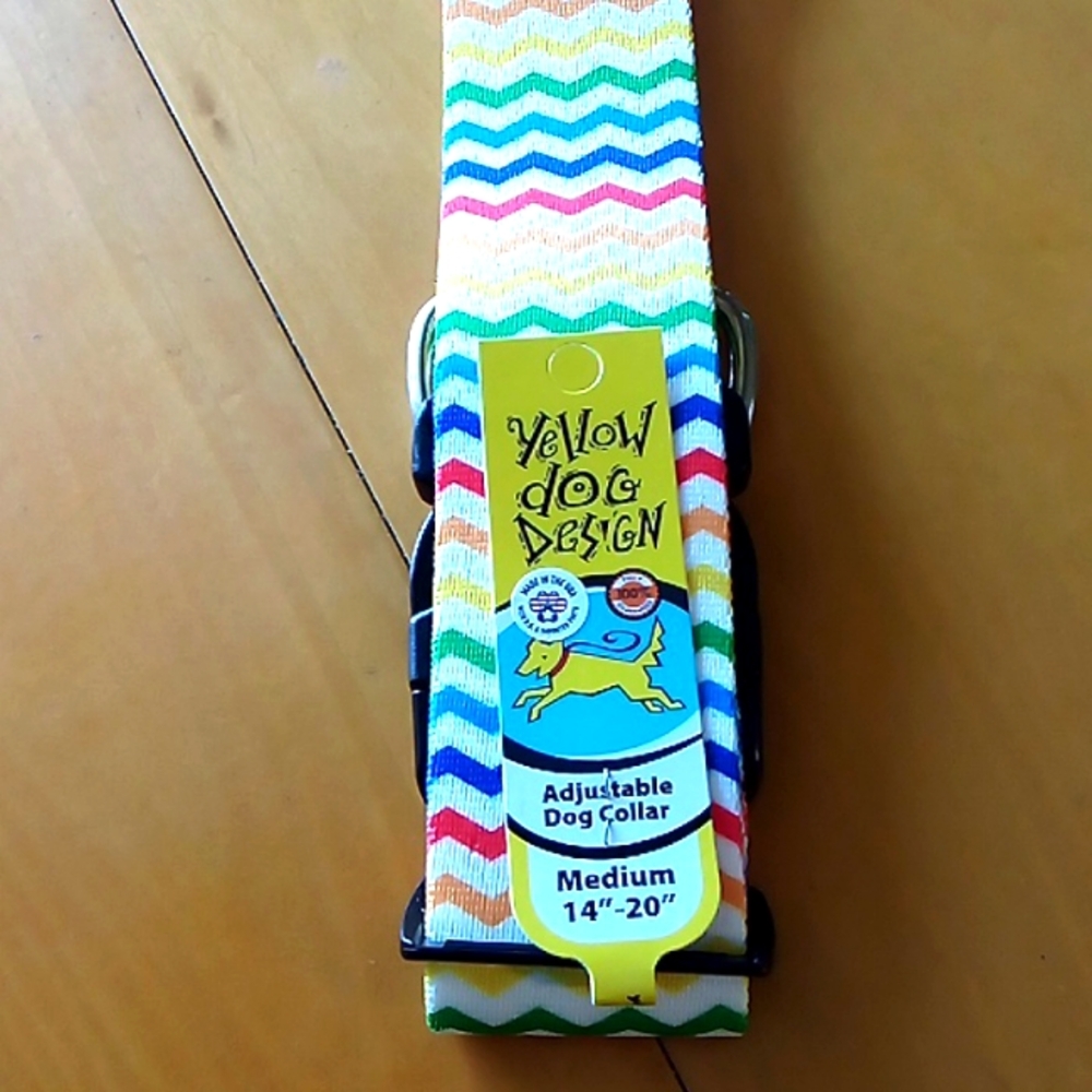 Medium adjustable dog collar yellow dog design